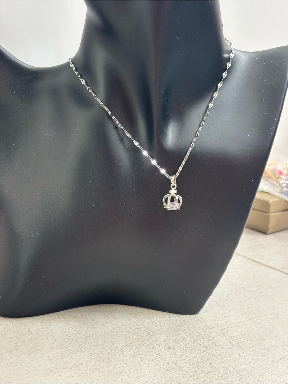 Dainty Silver Crown Pendant Necklace with zirconia stone - NWOT